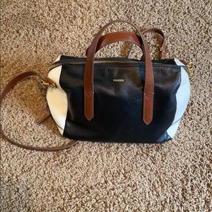 Fossil crossbody white & black bag!